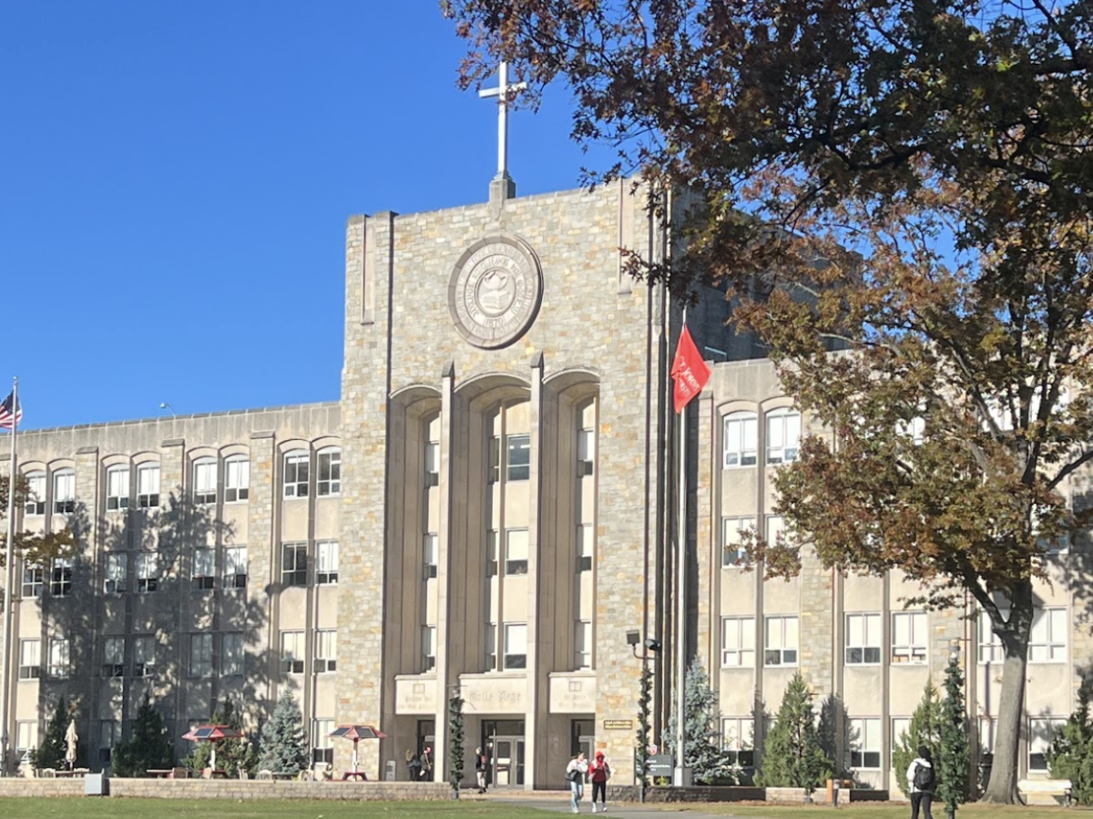 Cardozo English and Journalism Students Tour St. John's College Campus