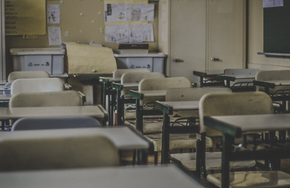 750 schools across New York City have received extra funding to help speed up the classroom reduction initiative. Photo by Feliphe Schiarolli via Unsplash. 