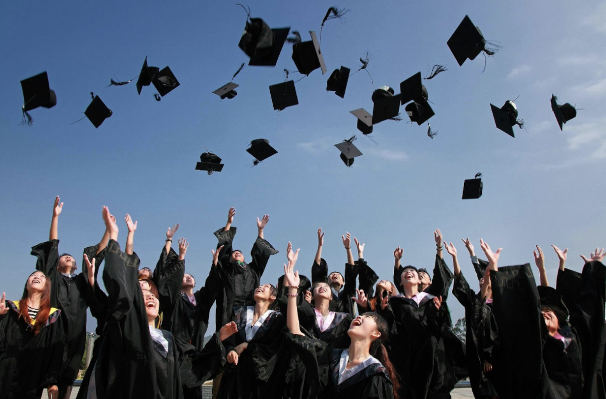 Despite jobs having requirements of a college degree, many struggle with the decision of whether or not they should apply to universities after high school. Photo via Pixabay.
