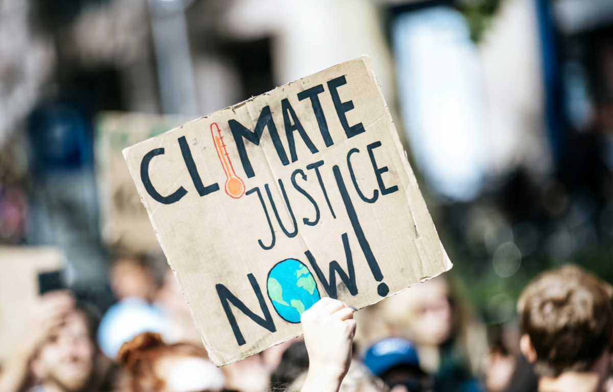 Despite scientific evidence that the global temperature is rising at a drastic rate, many government officials are choosing to ignore this reality. Photo by 
Markus Spiske via Unsplash.