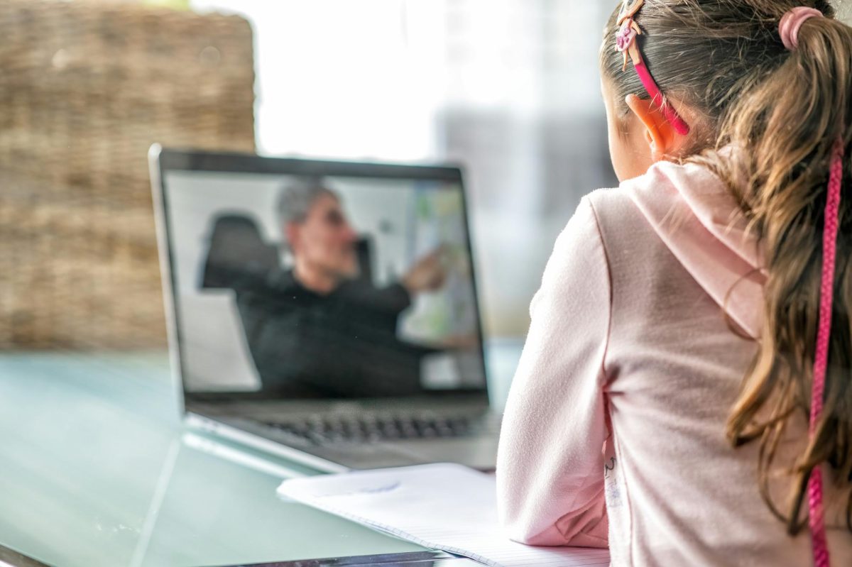 Remote learning, while not every students' favorite, has both its good and bad sides. Photo by Giovanni Gagliardi via Unsplash.