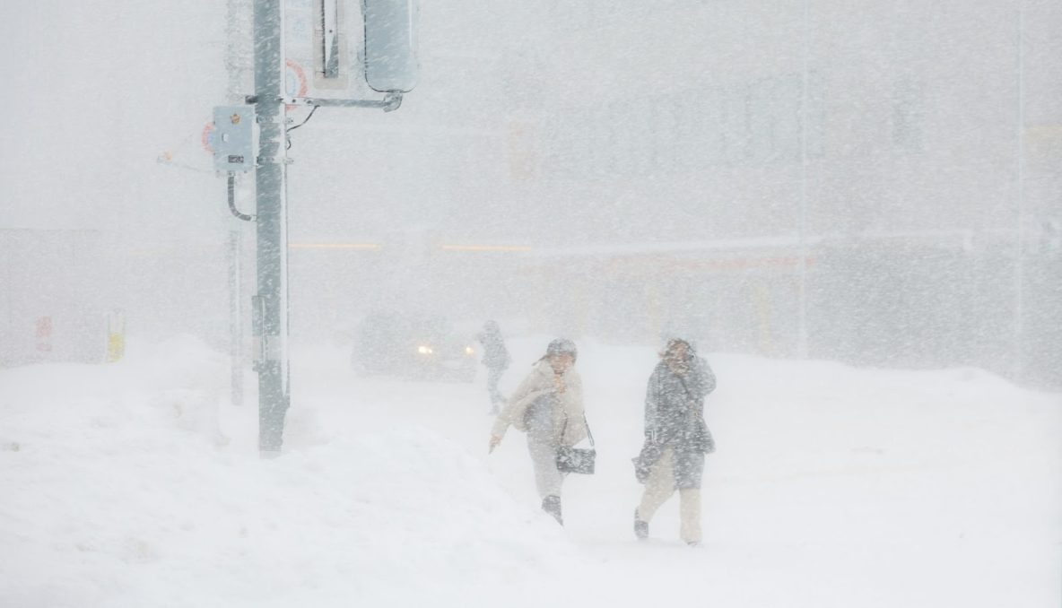 The two feet of snow burying New York last February made it impossible to ensure regular instruction at NYC’s public schools, like Cardozo. Photo by Wenhao Ruan via Unsplash.
